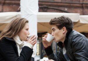 couple on coffee date